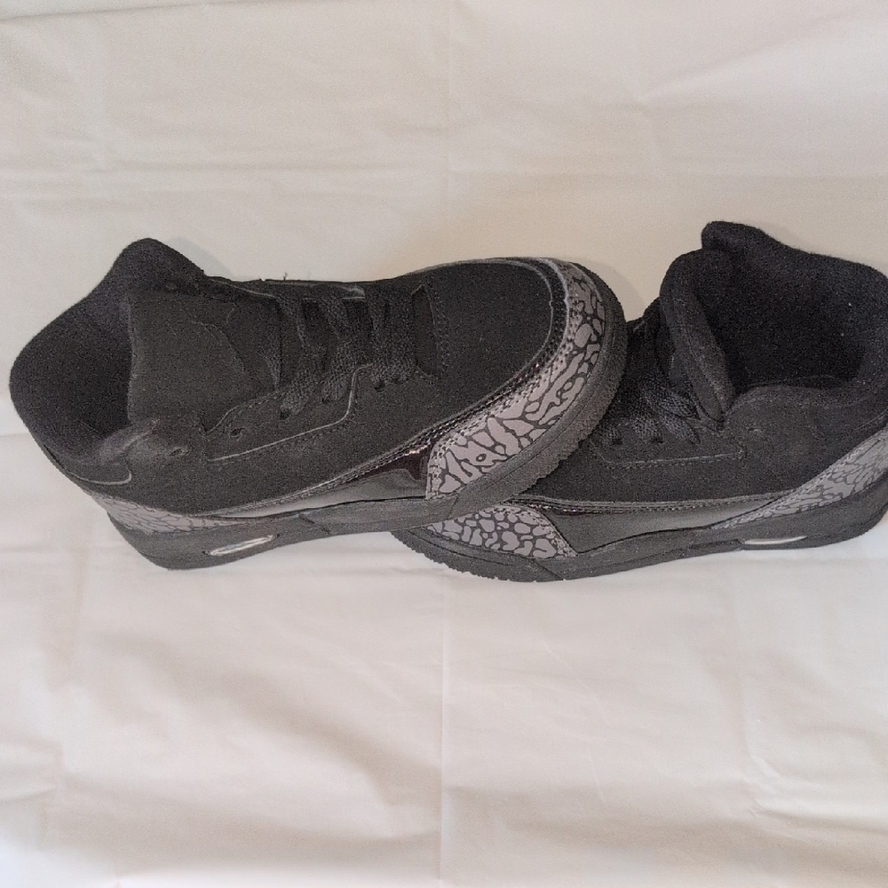 Air Jordan Retro 3 Black Patterned Kid's Sneakers SZ 3